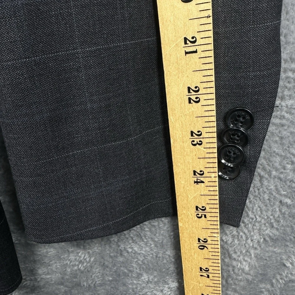 Tommy Hilfiger Blazer Sport Coat Jacket Men's 44R Wool Blend Gray Plaid EUC